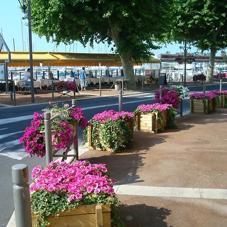 Luckey Homes - Av. Georges Pompidou 2 Daire