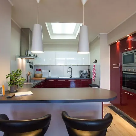 Luckey Homes - Av. Georges Pompidou 2 *